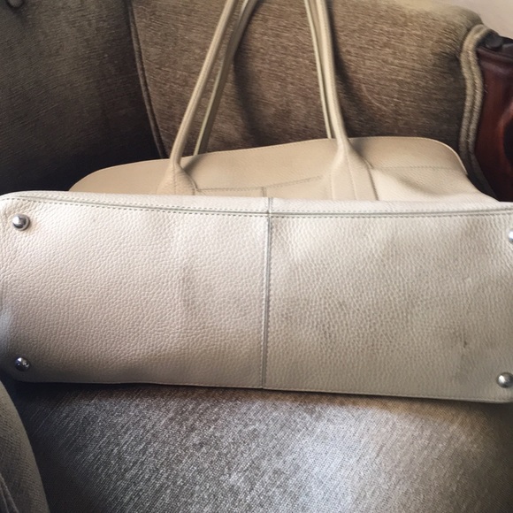 TOD'S pebbled leather shoulder bag - Picture 4 of 5